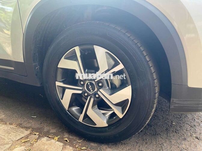 Kia Sonet 2022 Luxury 37000km Bạc