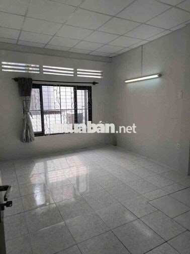 Cho thuê nhà 1 trệt 1 lầu, sân rộng - Thích Quảng Đức PN