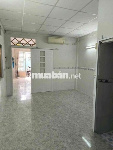 Cho thuê nhà 1 trệt 1 lầu, sân rộng - Thích Quảng Đức PN