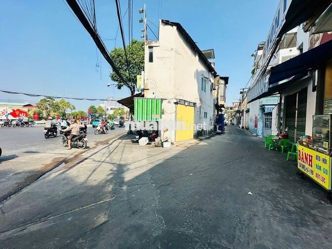 NHÀ NỞ HẬU, HẺM ÔTÔ GIỮA LÒNG TP NHA TRANG - MÃ VÒNG