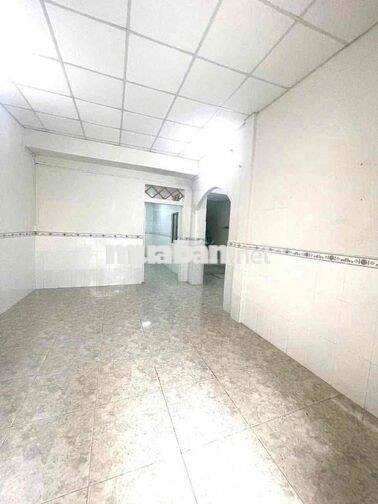 Cho thuê nhà 1 trệt 1 lầu, sân rộng - Thích Quảng Đức PN