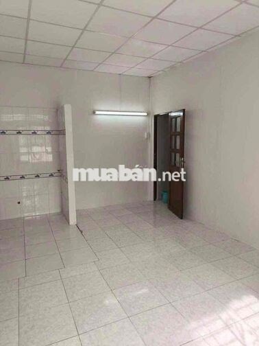 Cho thuê nhà 1 trệt 1 lầu, sân rộng - Thích Quảng Đức PN