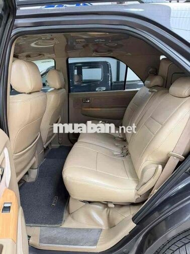 Toyota Fortuner 2011 MT máy dầu
