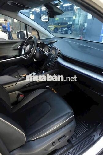 Hyundai Custin 2024 2.0 Premium Trắng