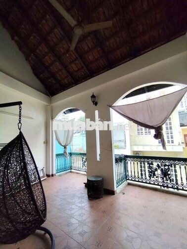 CHO THUÊ NHÀ ĐẶNG DUNG Q1 – NGANG 8,5M | 3 TẦNG | ĐẬM CHẤT VINTAGE | 