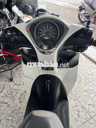 Honda SH Mode 2024 3.600Km màu Trắng Mới Tinh