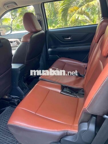 Toyota Avanza 7 chỗ số sàn 115.533 km trắng