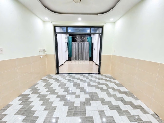 Chính chủ bán nhà thạnh xuận 22 đúc 1 lầu hẻm xe tải thông,sh riêng