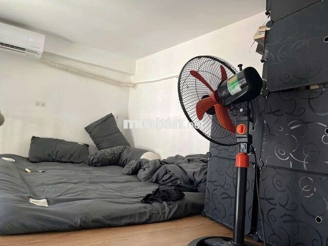 phòng trọ q4 có gác có cửa sổ lớn khép kín