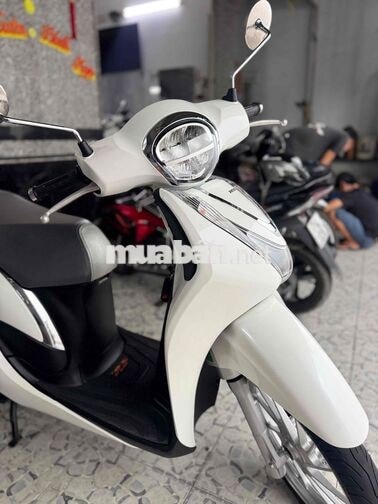 Honda SH Mode 2024 3.600Km màu Trắng Mới Tinh