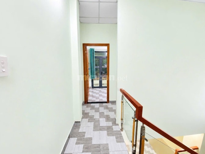 Chính chủ bán nhà thạnh xuận 22 đúc 1 lầu hẻm xe tải thông,sh riêng