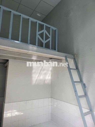 Trống phòng Hồ Văn Long, cuối đường Lê Trọng Tấn!