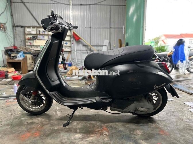 Piaggio Vespa Sprint màu Đen