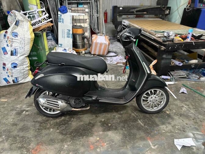 Piaggio Vespa Sprint màu Đen