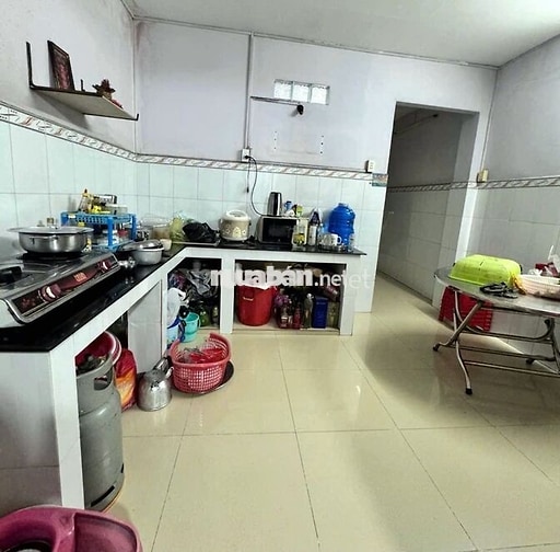 Nhà 2 tầng hẻm xe hơi có sân rộng, ở Tân Tạo, Bình Tân, DT 83m²