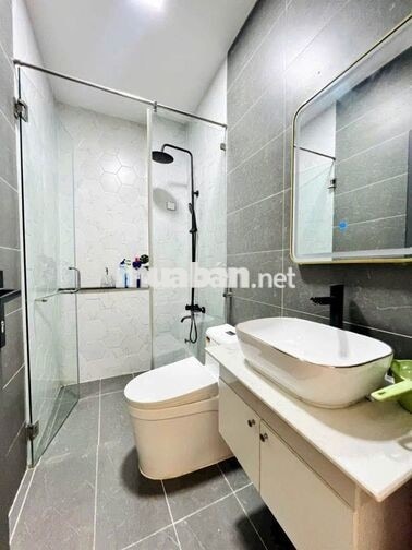 CHO THUÊ NHÀ 3 LẦU MỚI ĐẸP HẺM ĐƯỜNG TRẦN THỊ HÈ QUẬN 12 