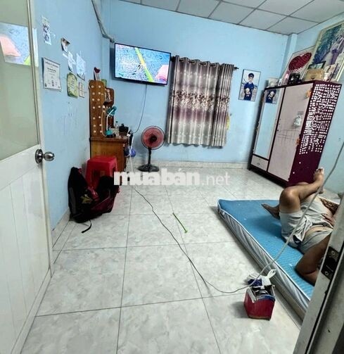 Nhà 2 tầng hẻm xe hơi có sân rộng, ở Tân Tạo, Bình Tân, DT 83m²