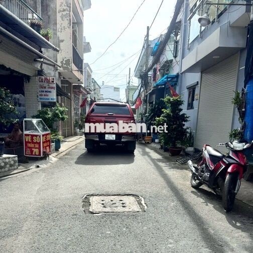 Nhà 2 tầng hẻm xe hơi có sân rộng, ở Tân Tạo, Bình Tân, DT 83m²