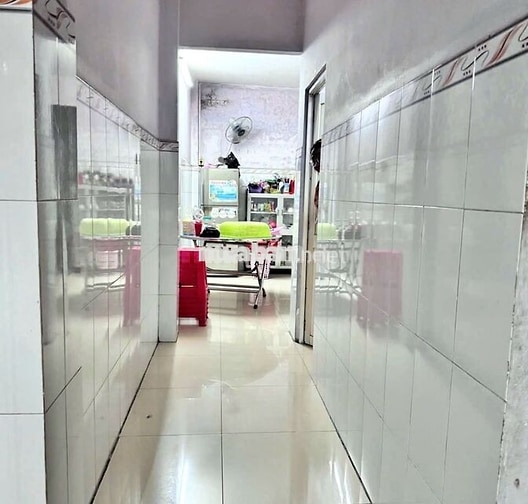 Nhà 2 tầng hẻm xe hơi có sân rộng, ở Tân Tạo, Bình Tân, DT 83m²