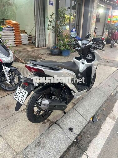 Honda Vario 150 2020 Bạc mới 90%