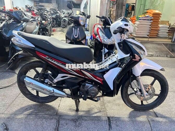 Honda Future 125 Fi 2015 trắng đen