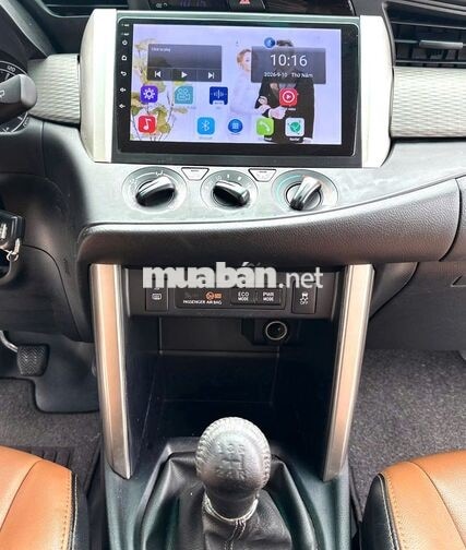 Toyota Innova 2018 2.0E 9 vạn km Bạc