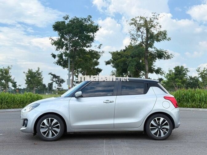 Suzuki Swift 2019 GLX 4 vạn màu bạc