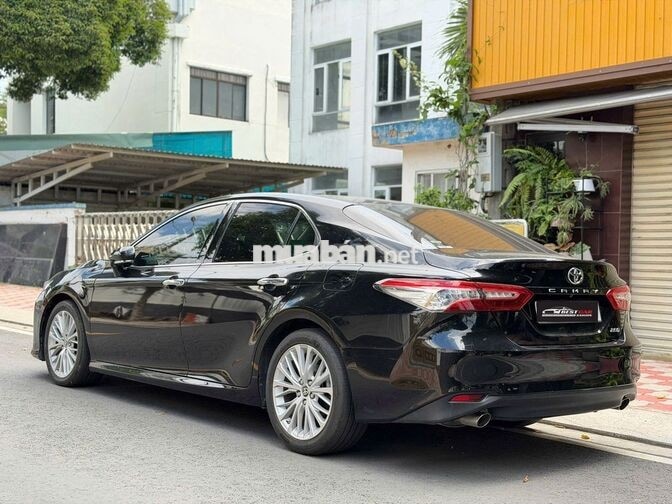 Toyota Camry 2019 2.5Q 40000 km đen