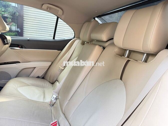 Toyota Camry 2019 2.5Q 40000 km đen