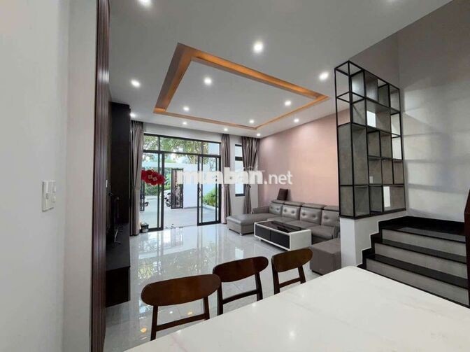 Cho thuê nhà đẹp 3 tầng đầy đủ nội thất 