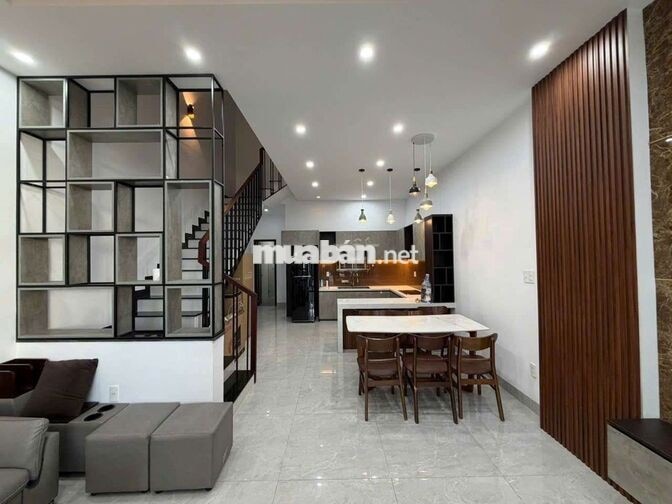 Cho thuê nhà đẹp 3 tầng đầy đủ nội thất 