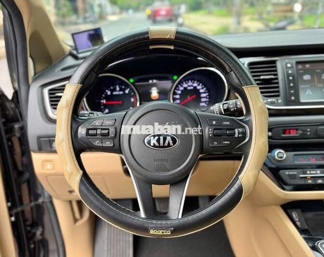 Kia Sedona 2019 Luxury 27k km Nâu
