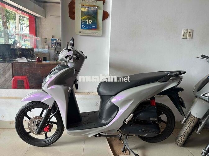 Honda Vision sporty màu xám xi măng