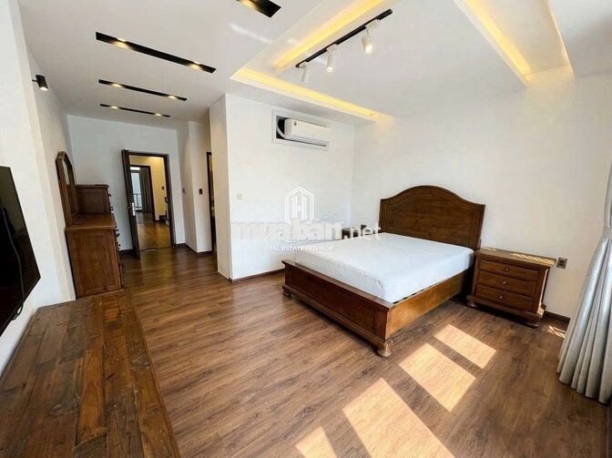 CHO THUÊ NHÀ ĐẸP SÁT SÂN BAY  FULL NỘI THẤT GỖ SANG TRỌNG, NHÀ MỚI