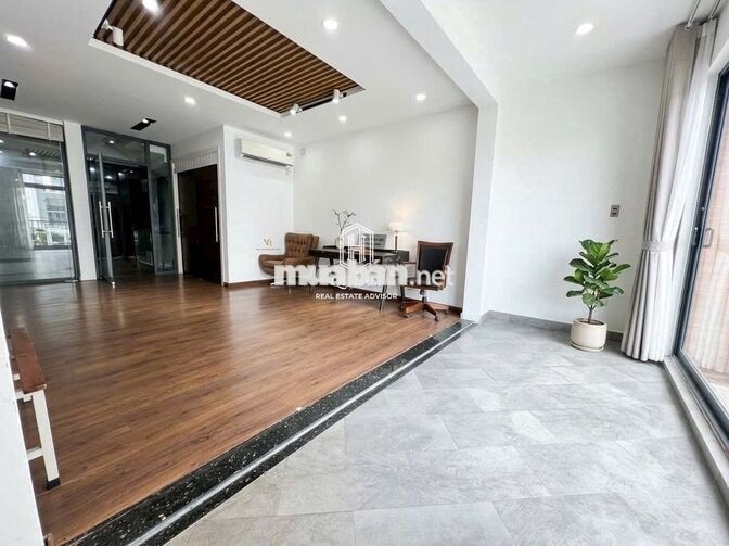 CHO THUÊ NHÀ ĐẸP SÁT SÂN BAY  FULL NỘI THẤT GỖ SANG TRỌNG, NHÀ MỚI