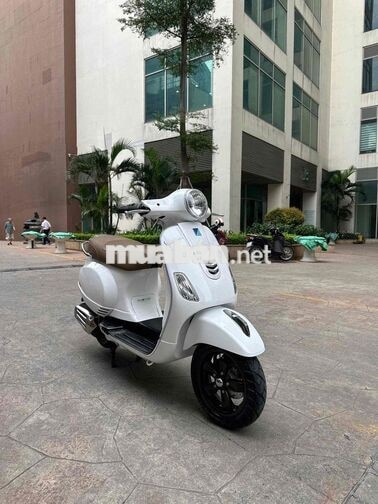 Piaggio Vespa LX 2018 i-get Trắng