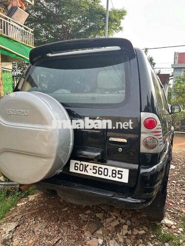 Isuzu Hi-Lander 7 chỗ Dầu màu Đen