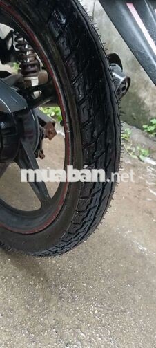 Yamaha Jupiter trắng đen đỏ