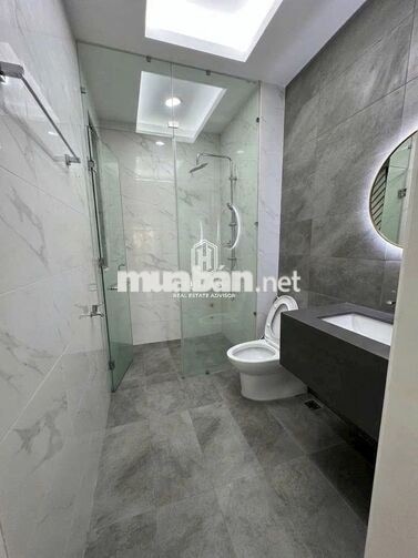 CHO THUÊ NHÀ ĐẸP SÁT SÂN BAY  FULL NỘI THẤT GỖ SANG TRỌNG, NHÀ MỚI