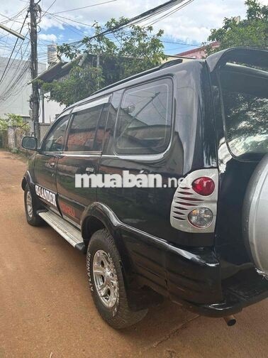 Isuzu Hi-Lander 7 chỗ Dầu màu Đen
