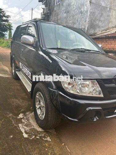 Isuzu Hi-Lander 7 chỗ Dầu màu Đen
