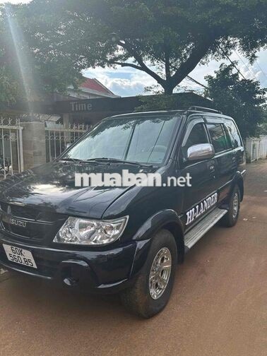 Isuzu Hi-Lander 7 chỗ Dầu màu Đen
