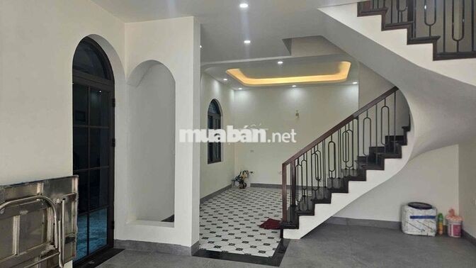 CHO THUÊ NHÀ RIÊNG NGUYỄN HOÀNG TÔN, XUÂN LA. 45m2x5T, Ô TÔ, NGÕ THÔNG