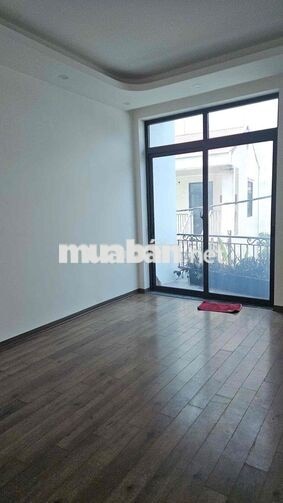 CHO THUÊ NHÀ RIÊNG NGUYỄN HOÀNG TÔN, XUÂN LA. 45m2x5T, Ô TÔ, NGÕ THÔNG