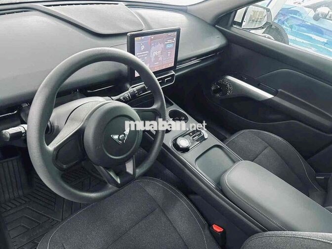Xe điện Limo Green 7 chỗ màu Đỏ