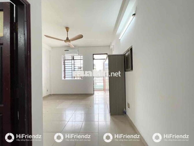STUDIO BAN CÔNG RIÊNG, CỬA SỔ TRỜI SIÊU RỘNG GẦN ĐẦM SEN, VĂN HIẾN