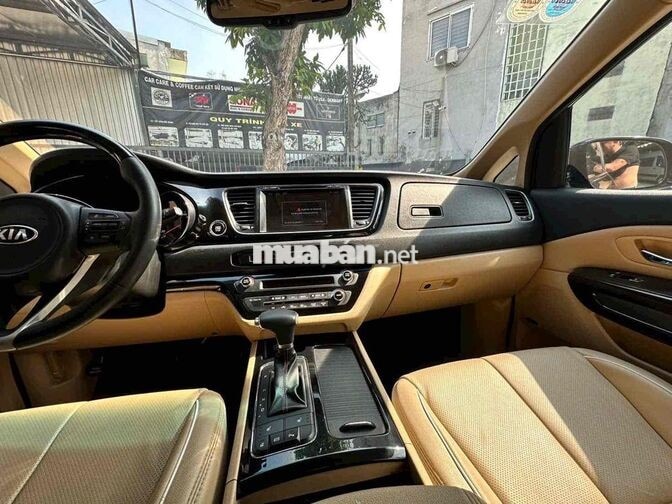 Kia Sedona 3.3 Bản Full Đen 7 chỗ