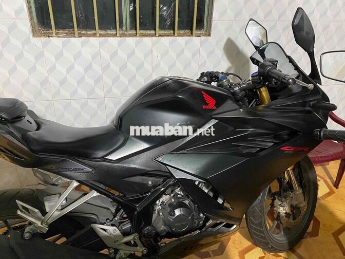 HONDA CBR150R 2022 ĐẶC BIỆT 5300 KM ĐEN