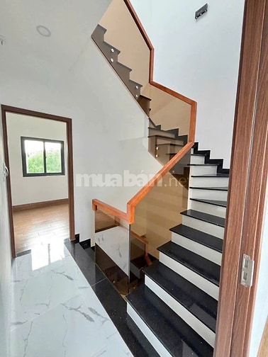 NHÀ ĐẸP LUNG LINH- 3TẦNG-4PN-HẺM XE HƠI TRÁNH - CHỈ 4 TỶ 990