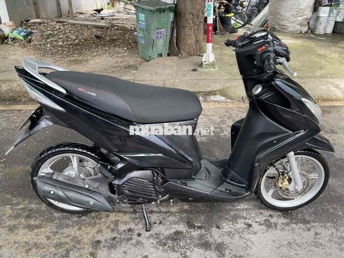 Yamaha Luvias 2017 màu Đen